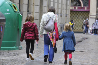 La Asociación Yo No Renuncio denuncia que las mujeres siguen asumiendo todo el peso de los cuidados