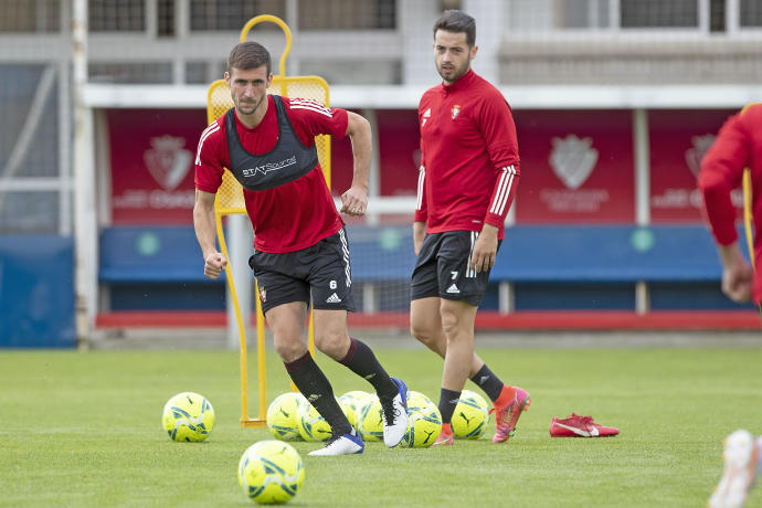 Oier y Jony, en el entrenamiento de esta mañana en Tajonar.