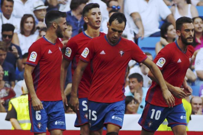 Oier, David García, Unai García y Roberto Torres, tras celebrar el gol del segundo en el Bernabeu, en la 2016-2017.