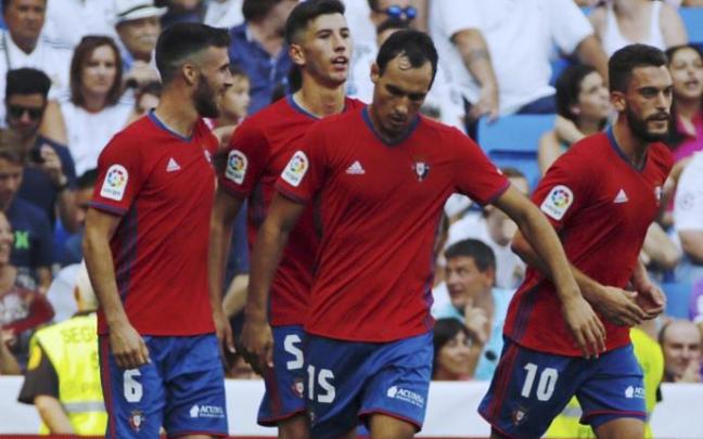 Oier, David García, Unai García y Roberto Torres, tras celebrar el gol del segundo en el Bernabeu, en la 2016-2017. Oier, David García, Unai García y Roberto Torres, tras celebrar el gol del segundo en el Bernabeu, en la 2016-2017.