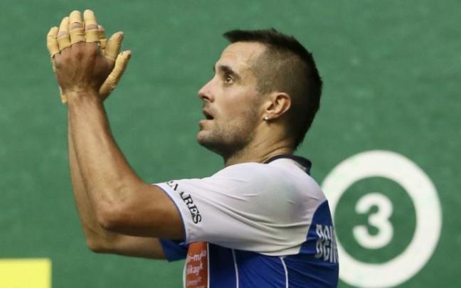 Oinatz Bengoetxea, en su último partido en el Cuatro y Medio. Oinatz Bengoetxea, en su último partido en el Cuatro y Medio.