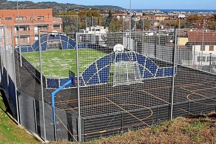 La nueva cancha deportiva de Oinaurre, ya instalada. Foto: N.G.