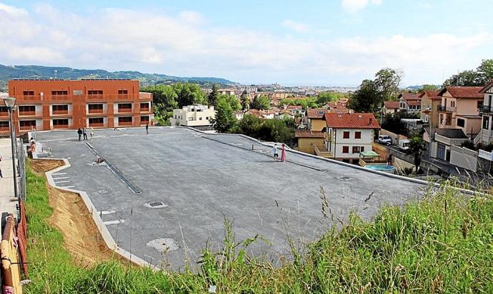 La parcela en la que se construirá la zona deportiva. Foto: J.G.