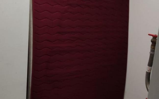 El colchón del okupa en el cuarto de contadores