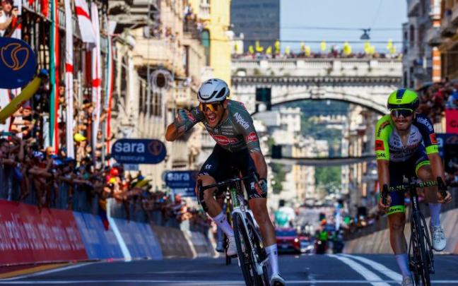 Oldani celebra la victoria en Génova.