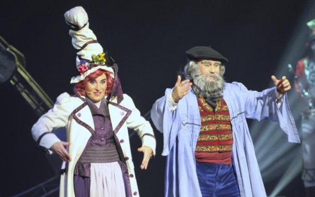 Olentzero y Mari Domingi en el espectáculo celebrado en el Teatro Arriaga de Bilbao las pasadas navidades