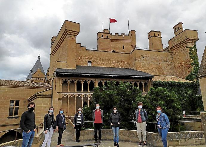 Trabajadores de Guiarte, empresa que ha gestionado hasta ahora el Palacio Real de Olite. Foto: cedida