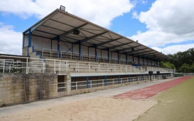 Instalaciones en las que se ubican los vestuarios de la pista de atletismo. Instalaciones en las que se ubican los vestuarios de la pista de atletismo.