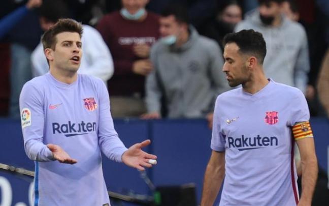 Piqué y Busquets, esta temporada en El Sadar.