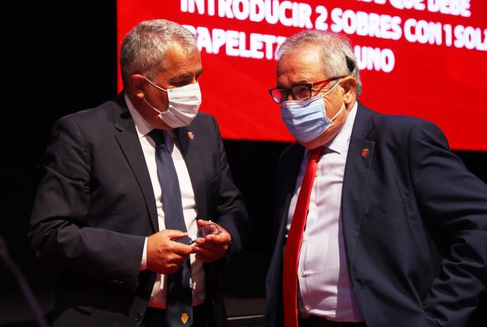 Fran Canal, director general de Osasuna; Luis Sabalza, presidente de Osasuna