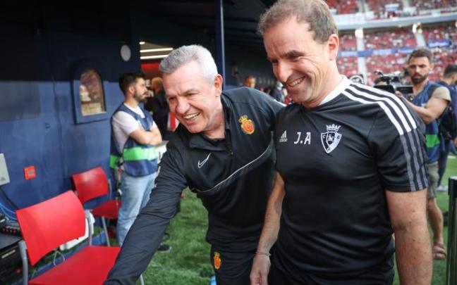 Arrasate sonríe antes del partido