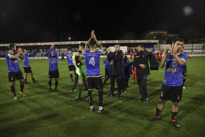 La plantilla de la Peña Sport agradece al público el apoyo en el partido