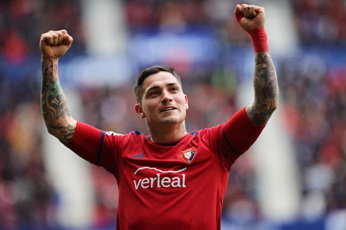 Ávila celebrando su gol en el partido Osasuna - Villarreal