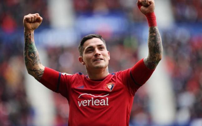 Ávila celebrando su gol en el partido Osasuna - Villarreal Ávila celebrando su gol en el partido Osasuna - Villarreal
