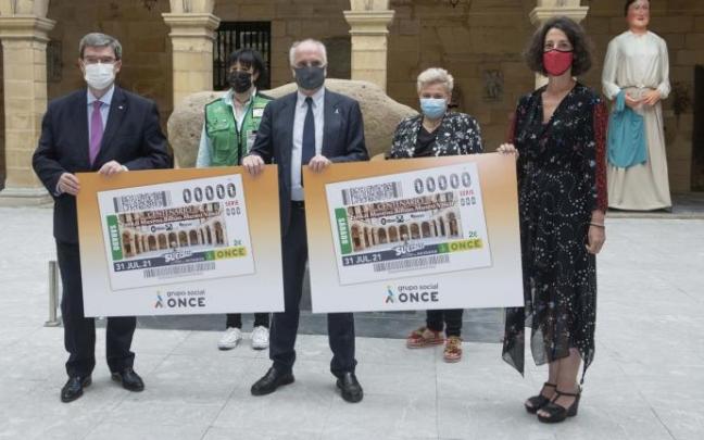 Juan Mari Aburto, Juan Carlos Andueza, Lorea Bilbao, la vendedora Yolanda Peñalver y Sorkunde Aiarza Juan Mari Aburto, Juan Carlos Andueza, Lorea Bilbao, la vendedora Yolanda Peñalver y Sorkunde Aiarza