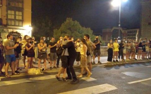 Un recibimiento a un preso de ETA tras su excarcelación en Bilbao Un recibimiento a un preso de ETA tras su excarcelación en Bilbao