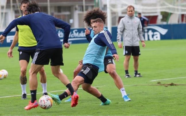 Ontiveros y Aridane, durante el entrenamiento de esta mañana.