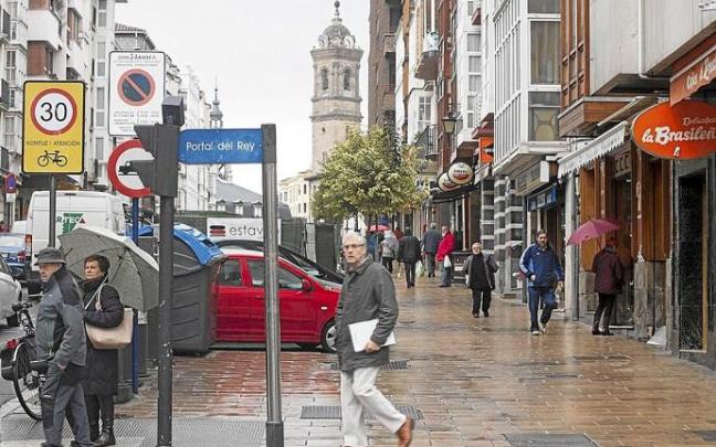 El aspecto de Portal del Rey se transformará con la intervención prevista. Foto: Alex Larretxi