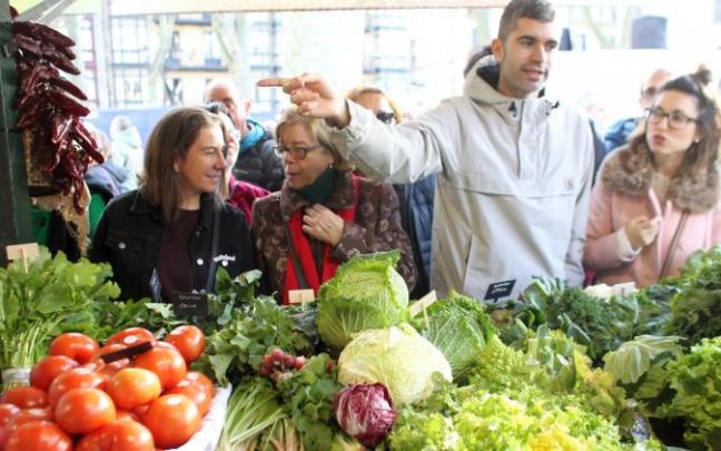 Santo Tomás podría celebrarse con puestos de frutas y verduras únicamente si la curva de la pandemia sube. Santo Tomás podría celebrarse con puestos de frutas y verduras únicamente si la curva de la pandemia sube.