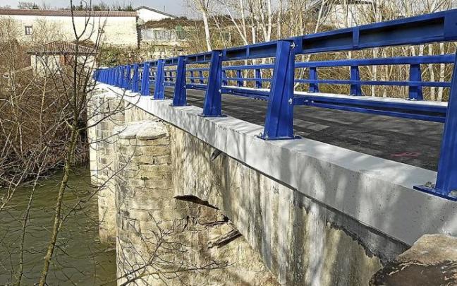 Puente de Manzanos sobre el río Zadorra. Puente de Manzanos sobre el río Zadorra.