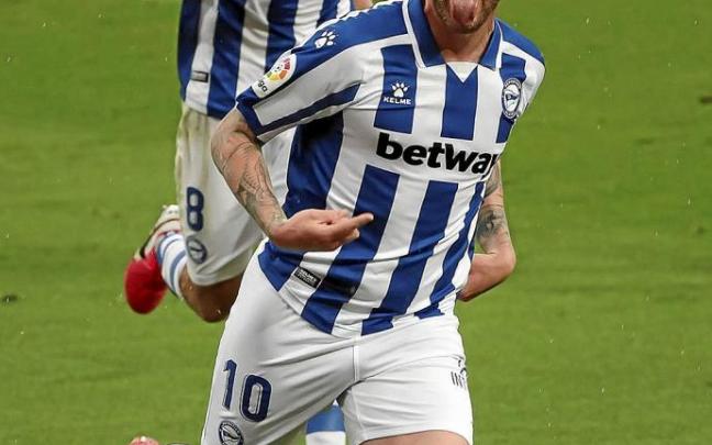 Guidetti celebra el importante gol anotado en la 32ª jornada en Mestalla, su único en Liga (marcó dos más en Copa) esta temporada. Foto: Área 11