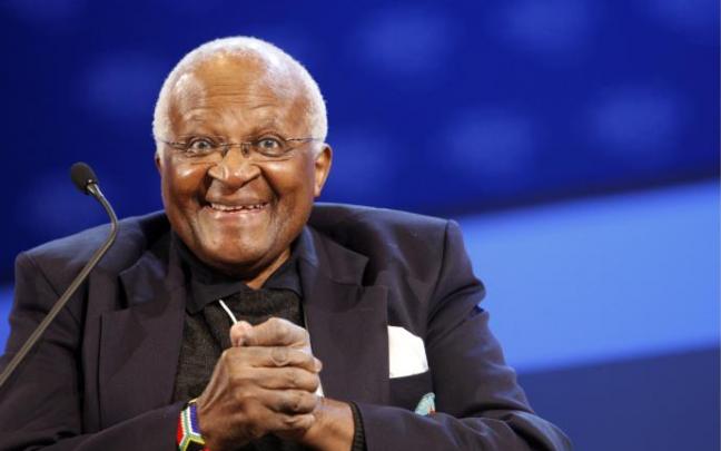 Tutu, la voz de los sin voz que hizo temblar al 'apartheid' desde la Iglesia. Tutu, la voz de los sin voz que hizo temblar al 'apartheid' desde la Iglesia.