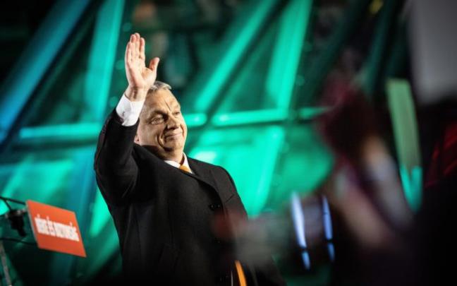Orbán asegura que su victoria se ha visto desde Bruselas ya que la UE siempre ha sido muy crítica con sus reformas legislativas Orbán asegura que su victoria se ha visto desde Bruselas ya que la UE siempre ha sido muy crítica con sus reformas legislativas