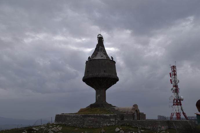 El monumento se encuentra vallado por seguridad.