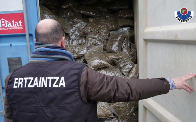 Incautación de marihuana en Orduña. / Ertzaintza. Incautación de marihuana en Orduña. / Ertzaintza.
