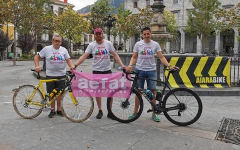 Javi, Abel y Xabi, en la Foru Plaza de Orduña donde se realizará el reto el 17 de octubre. Javi, Abel y Xabi, en la Foru Plaza de Orduña donde se realizará el reto el 17 de octubre.