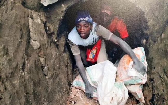 Pésimas condiciones marcan la extracción del coltrán. Pésimas condiciones marcan la extracción del coltrán.