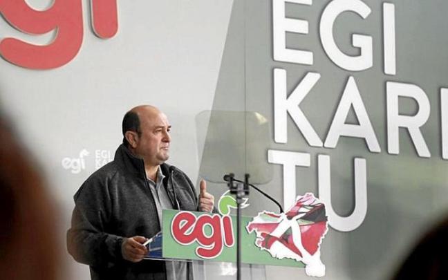 Andoni Ortuzar ha criticado la simpatía por Rusia que muestran estos sectores a la izquierda de EH Bildu