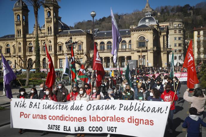 Manifestación convocada por los sindicatos en Donostia.