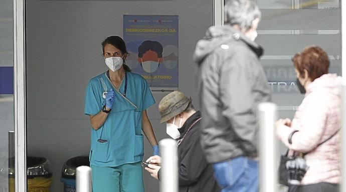 Hospitales y ambulatorios sufren la presión de la gran cantidad de contagios de covid. Foto: Borja Guerrero