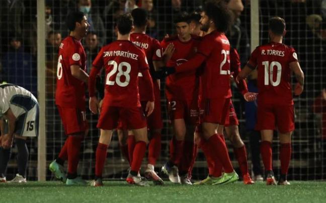 Los jugadores de Osasuna celebran uno de los goles.