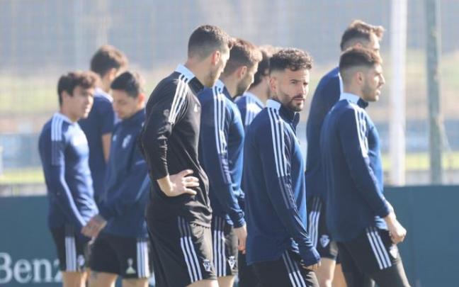 Los titulares ante la Real Sociedad, en suave sesión de recuperación el lunes.