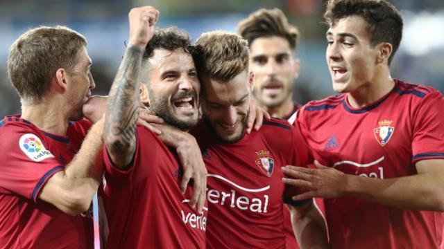 Roberto Torres celebra el gol junto a sus compañeros. Roberto Torres celebra el gol junto a sus compañeros.
