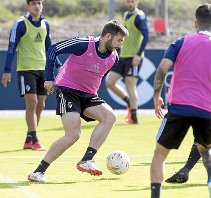 Jon Moncayola, durante la sesión de ayer en Tajonar. Foto: Osasuna