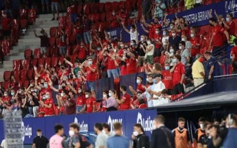 Afición de Osasuna en el partido ante el Espanyol.
