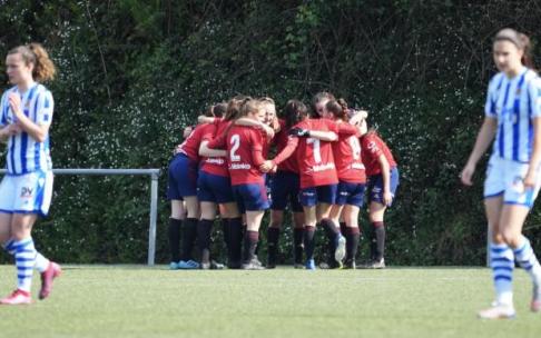 Las jugadoras de Osasuna Femenino B celebran un tanto en la pasada temporada