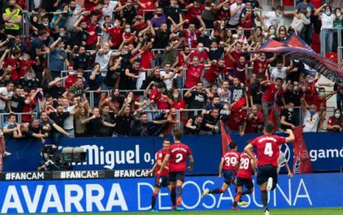 Aficionados durante el partido Osasuna - Rayo Vallecano Aficionados durante el partido Osasuna - Rayo Vallecano
