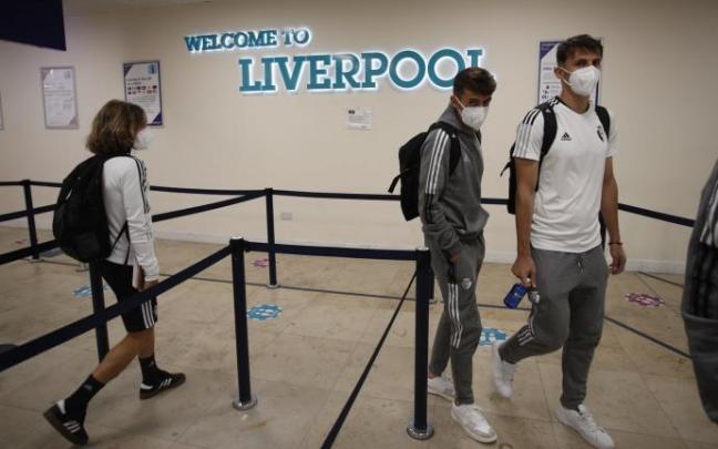 Los jugadores de Osasuna, a su llegada hoy a Liverpool. Los jugadores de Osasuna, a su llegada hoy a Liverpool.