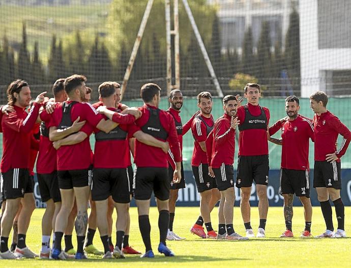 La plantilla de Osasuna, en uno de los últimos entrenamientos de la temporada.
