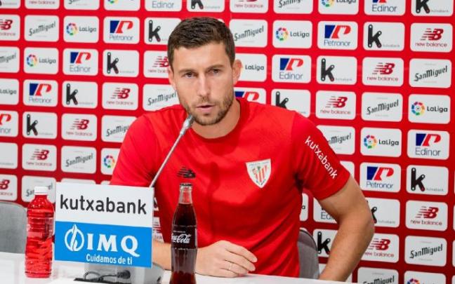 Óscar de Marcos asegura que pudo renovar por el Athletic por una segunda temporada pero que lo rechazó por no saber cómo se encontraría físicamente
