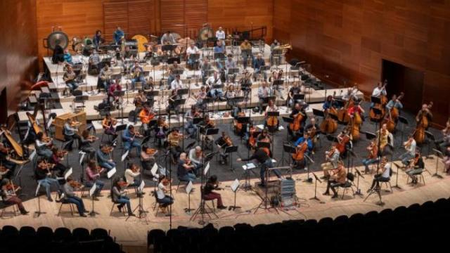 Un momento de la grabación de Euskadiko Orkestra con Robert Treviño al frente Un momento de la grabación de Euskadiko Orkestra con Robert Treviño al frente