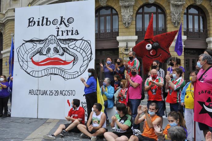 Bilboko Konpartsak presenta el nuevo símbolo de las jornadas culturales de Bilbao Irria