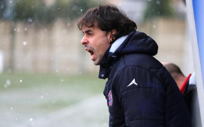 Oskar Resano, durante un partido del River Ega