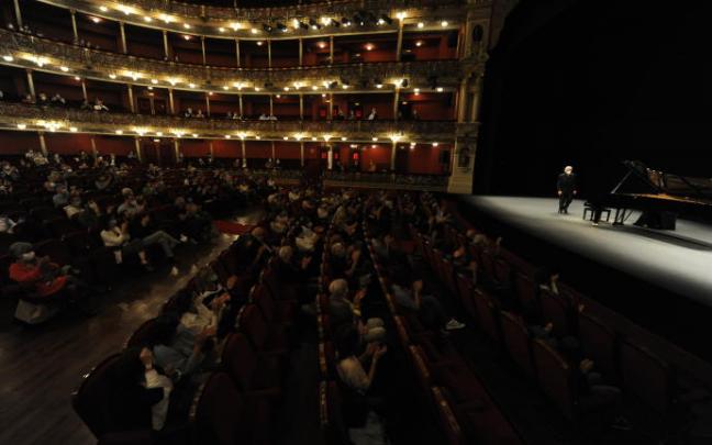 El Gobierno vasco eleva a 5,9 millones de euros la partida de ayudas para la cultura El Gobierno vasco eleva a 5,9 millones de euros la partida de ayudas para la cultura