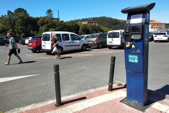 Parquímetro junto al aparcamiento de la playa de Gorliz.