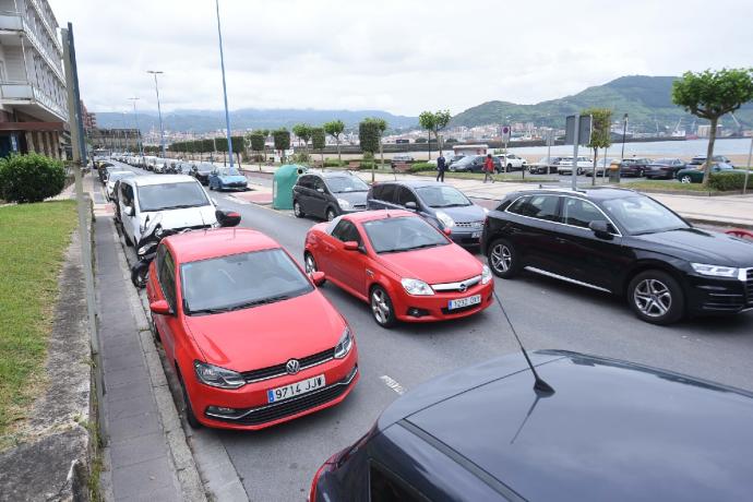 Así estaban los aparcamientos del paseo de Ereaga, en Getxo, en la mañana de ayer.